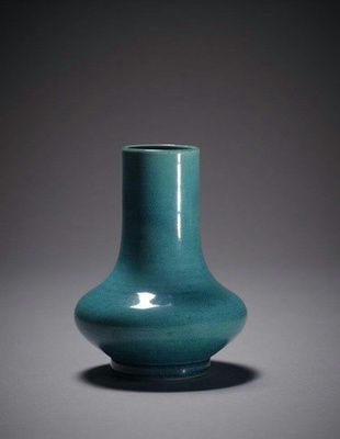 清康熙孔雀蓝釉瓷器的艺术魅力与历史价值